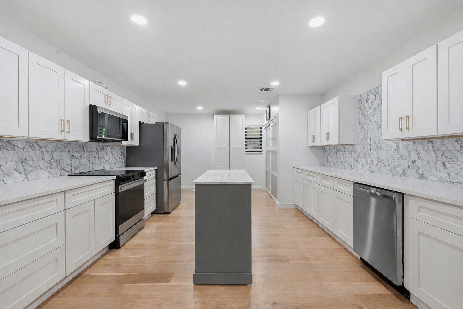 7803 Manassas Dr, Austin, TX 78745