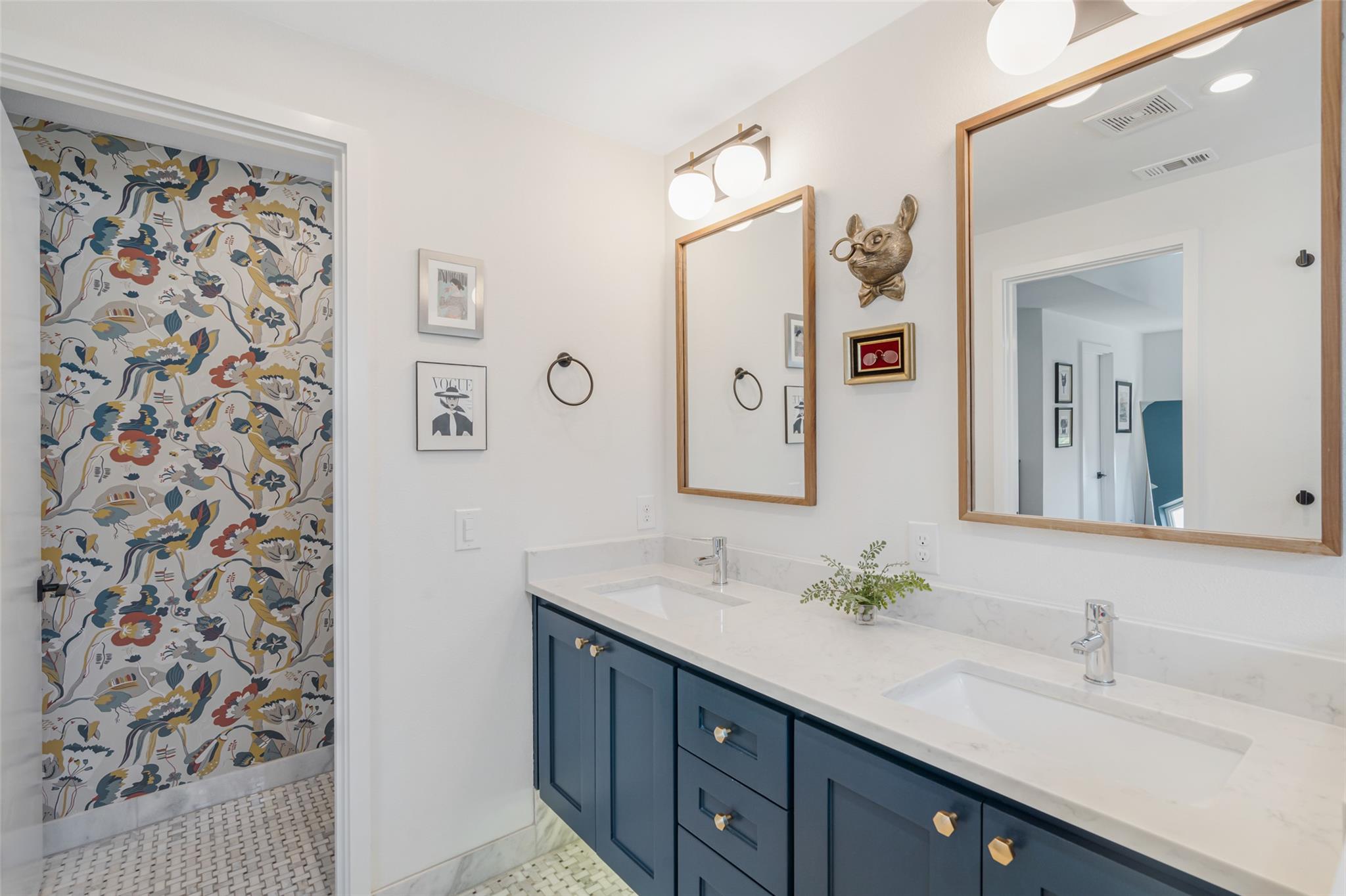 1105 W 39 1/2 St # B, Austin, TX 78756