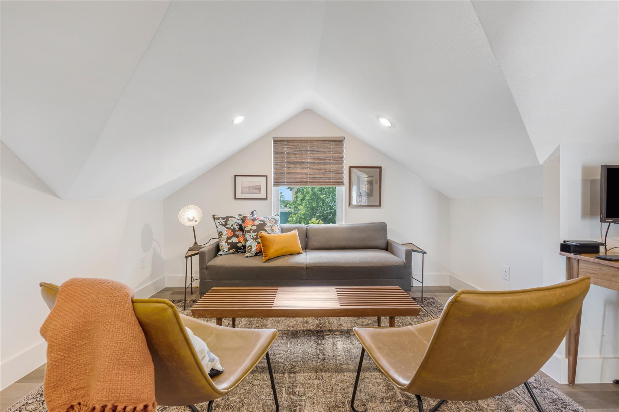 1105 W 39 1/2 St # B, Austin, TX 78756