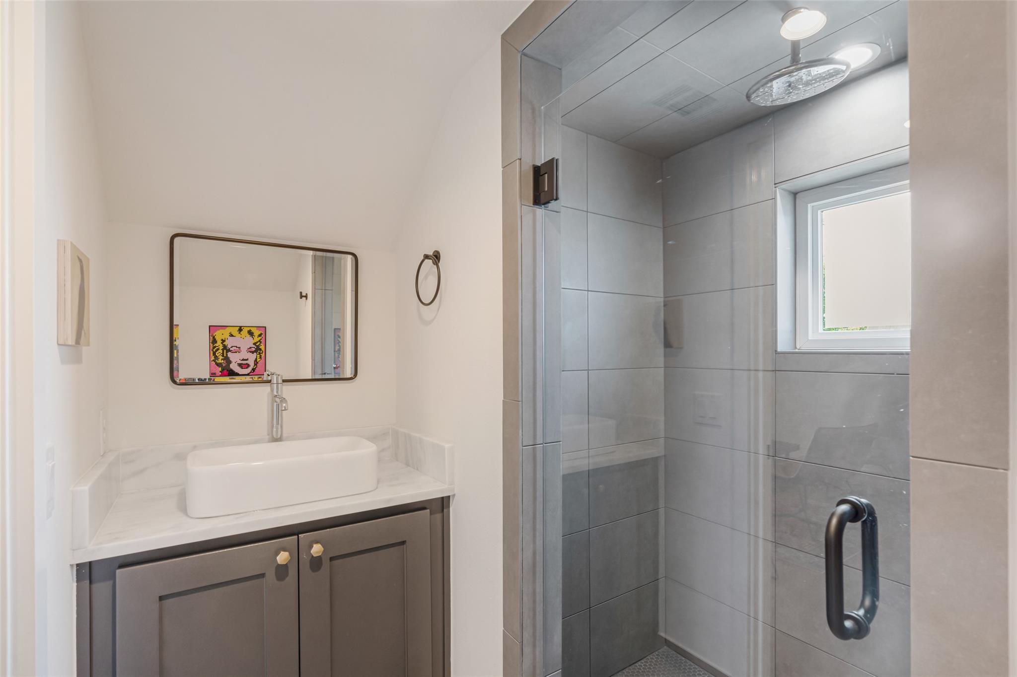 1105 W 39 1/2 St # B, Austin, TX 78756