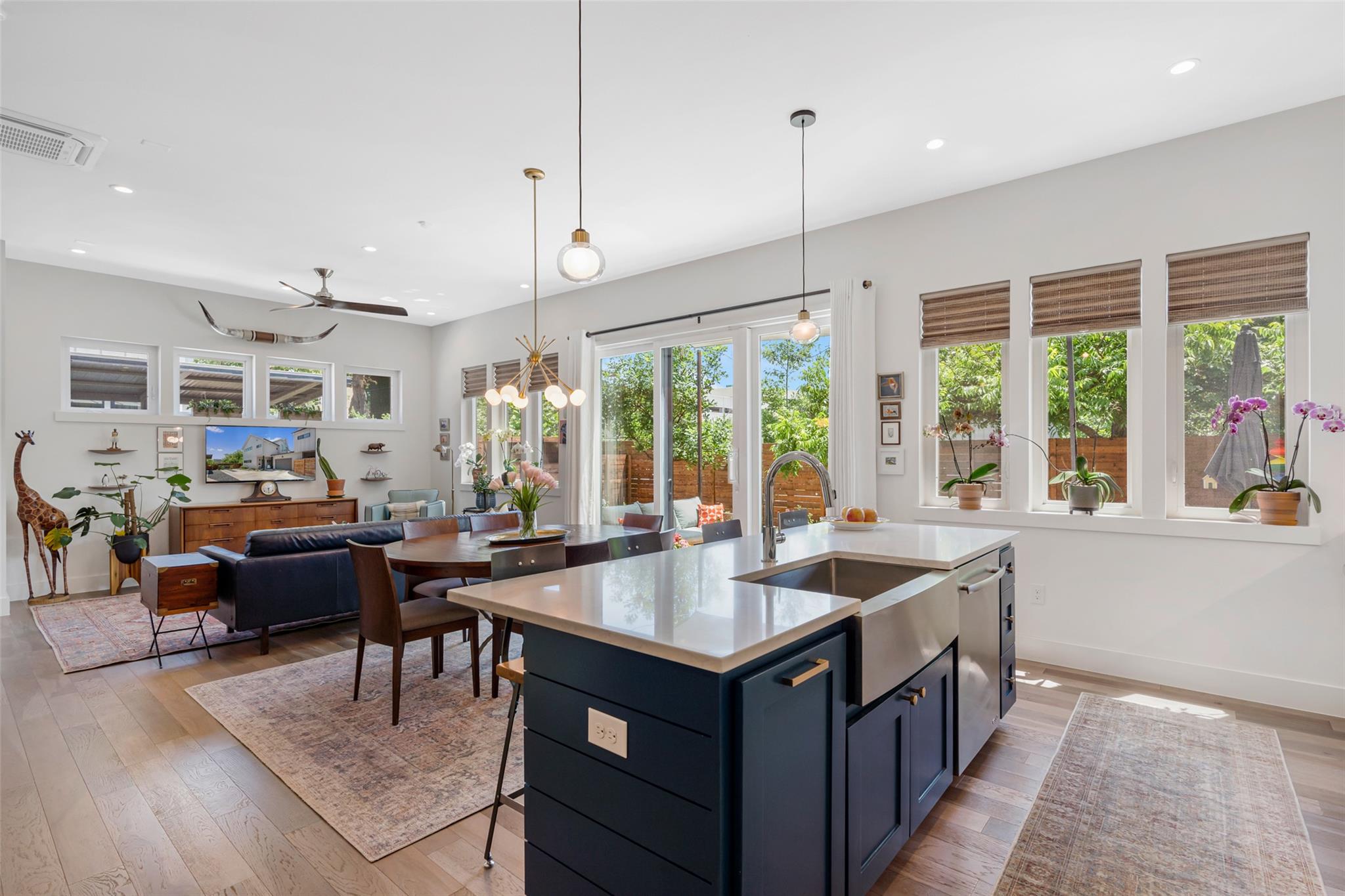 1105 W 39 1/2 St # B, Austin, TX 78756