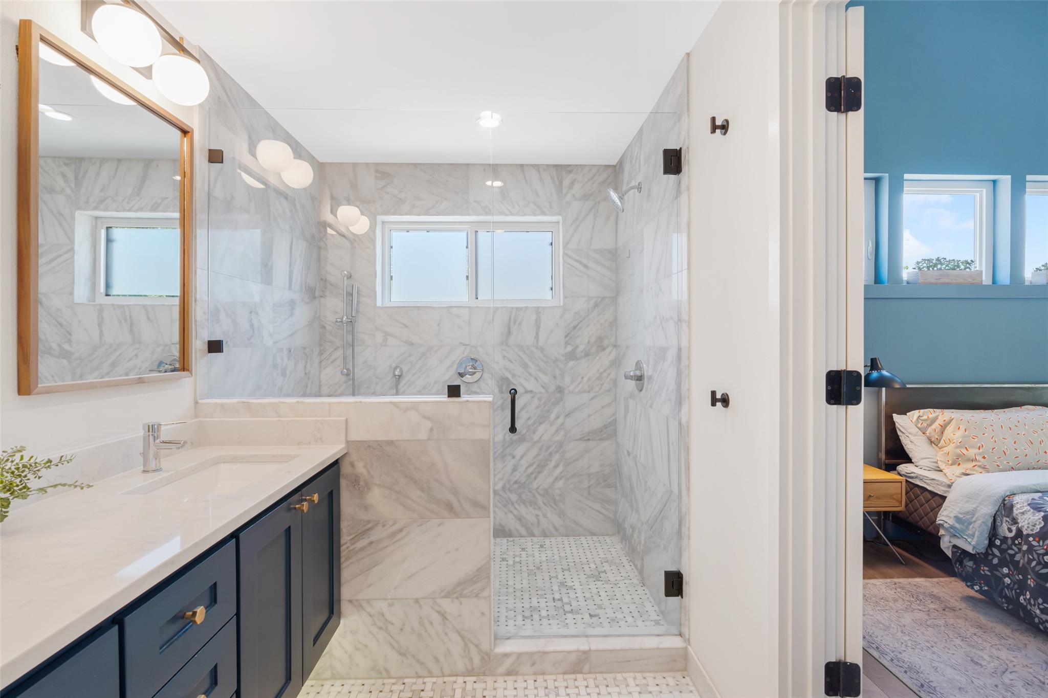 1105 W 39 1/2 St # B, Austin, TX 78756