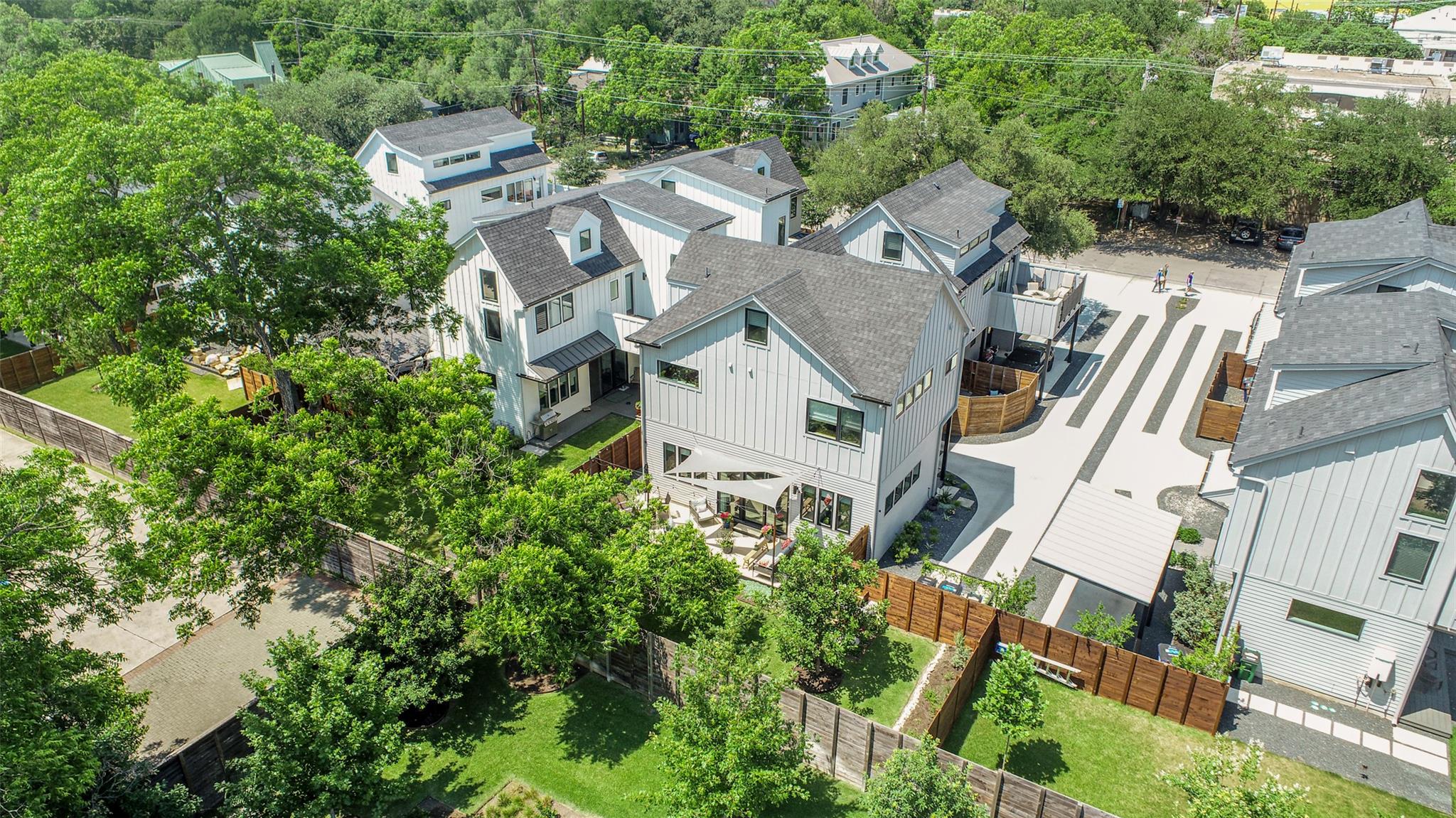 1105 W 39 1/2 St # B, Austin, TX 78756