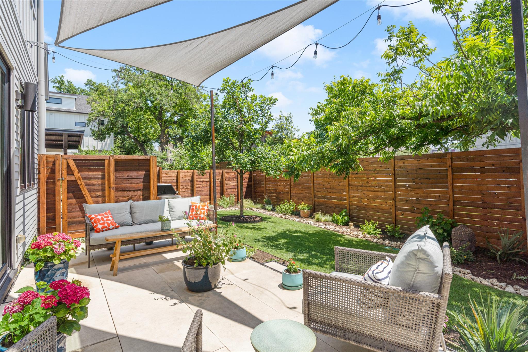 1105 W 39 1/2 St # B, Austin, TX 78756