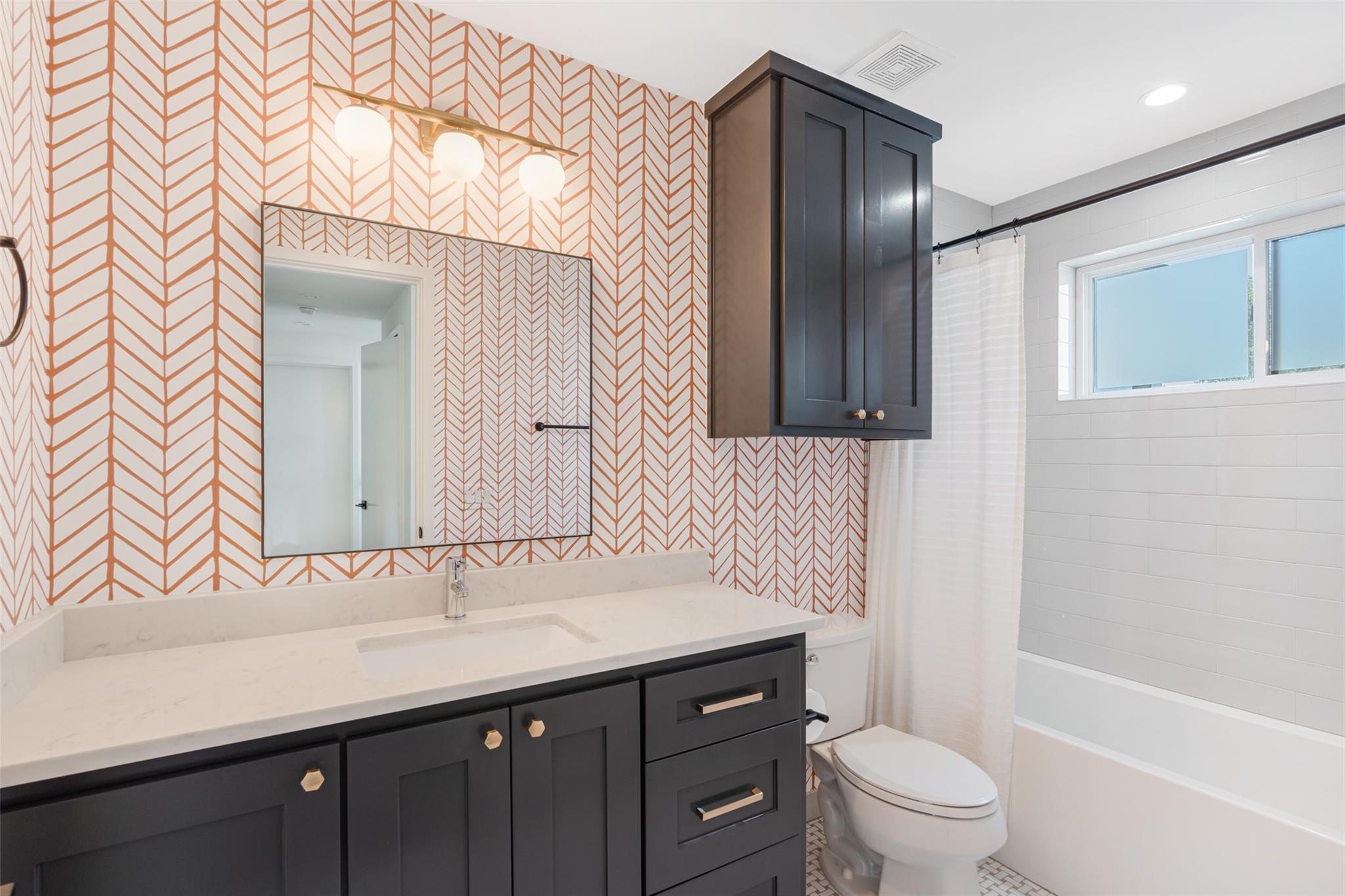 1105 W 39 1/2 St # B, Austin, TX 78756