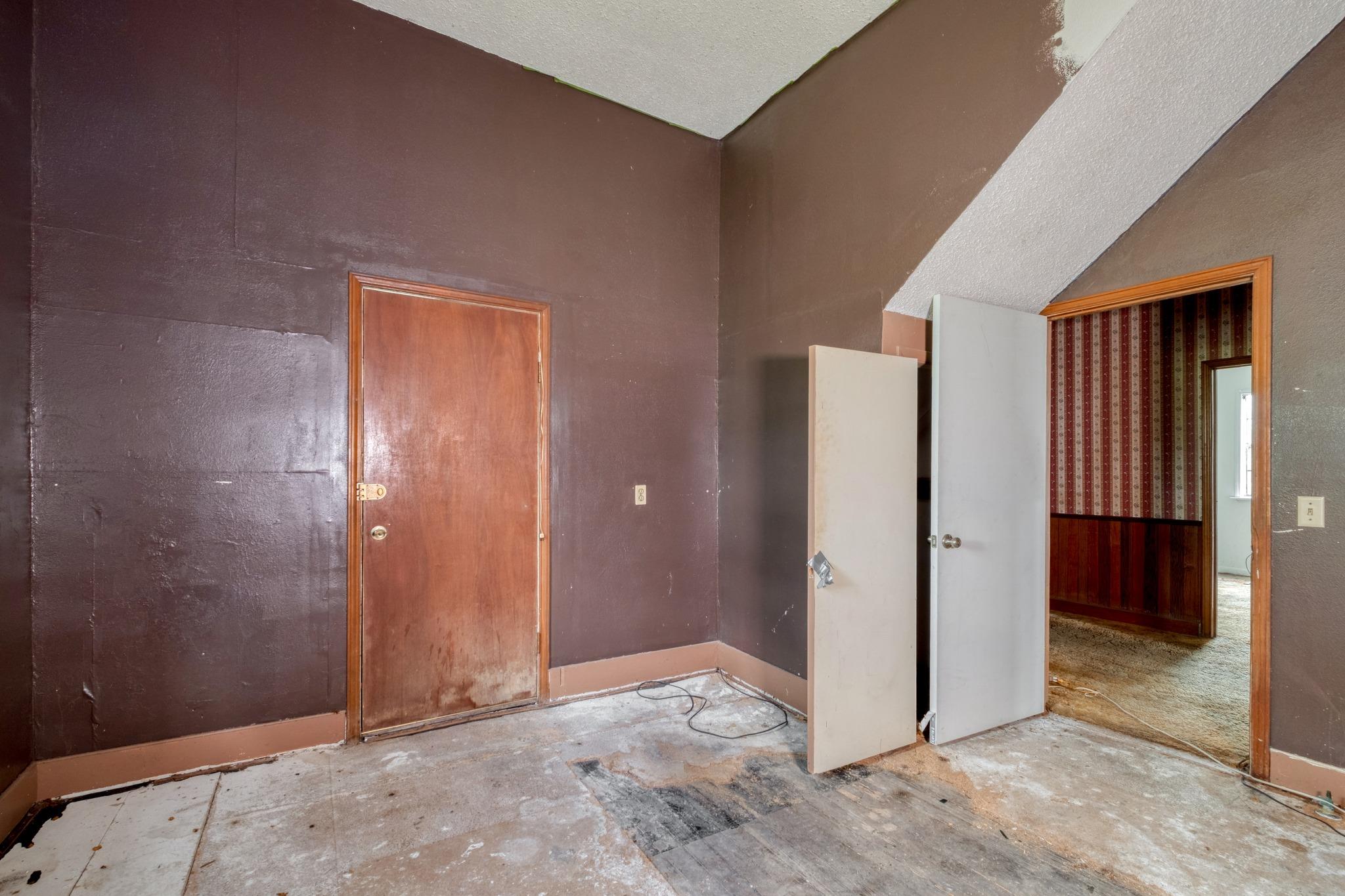 701 NE 1st St, Smithville, TX 78957