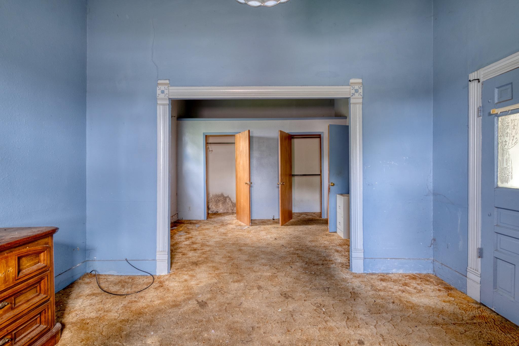 701 NE 1st St, Smithville, TX 78957