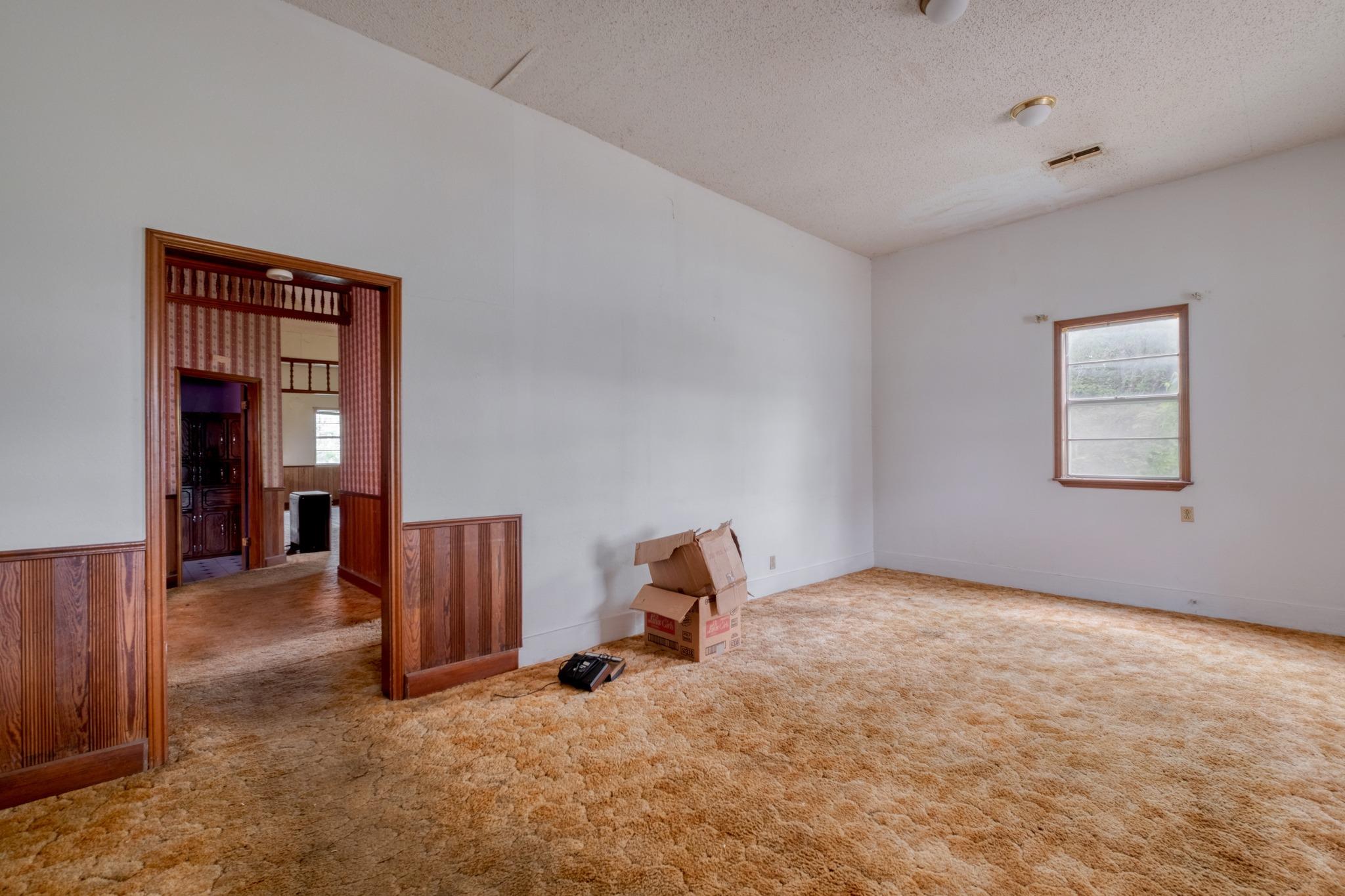 701 NE 1st St, Smithville, TX 78957