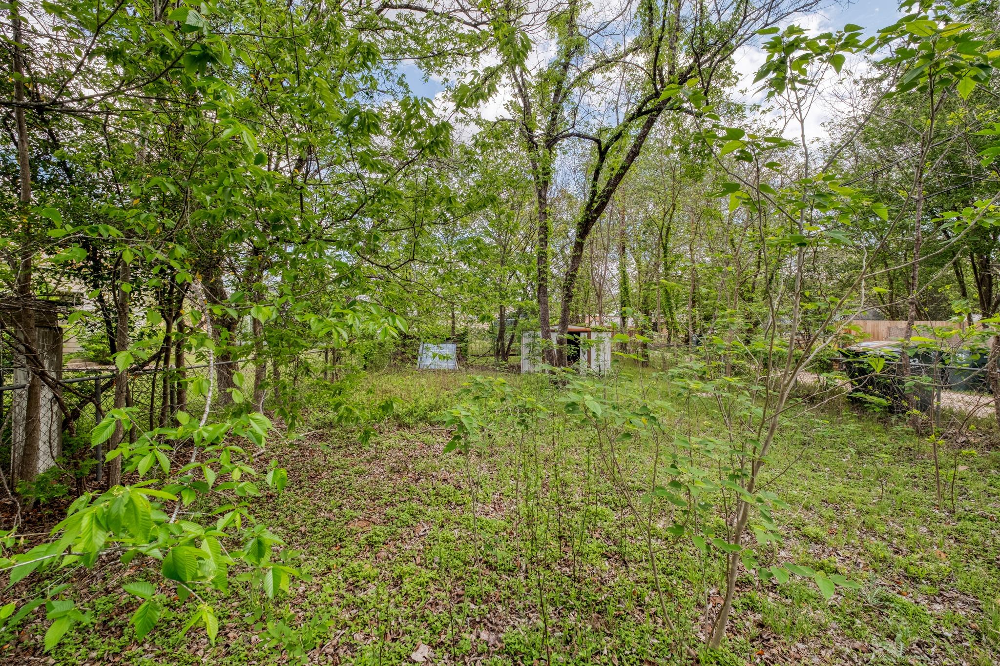 701 NE 1st St, Smithville, TX 78957