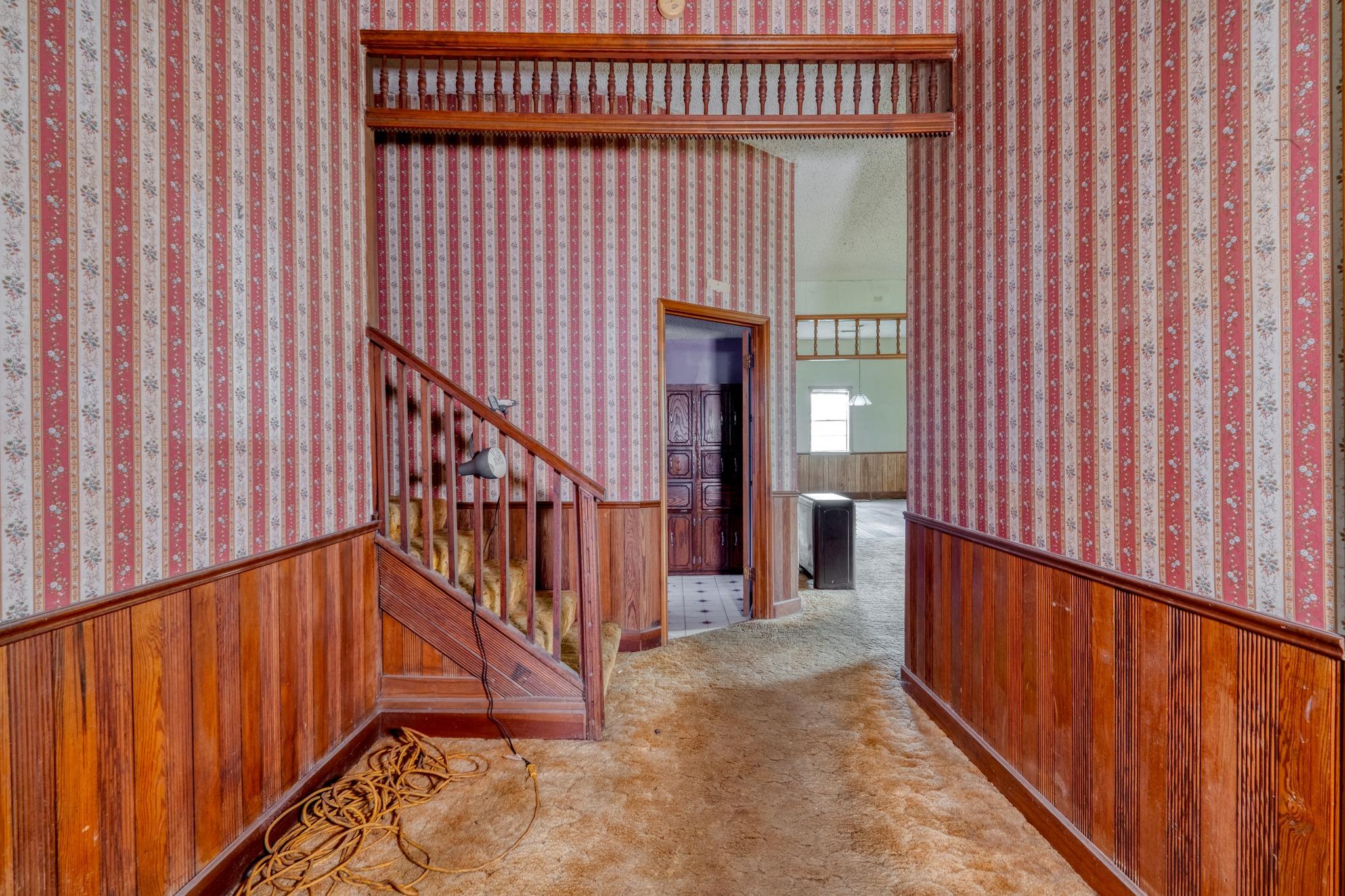 701 NE 1st St, Smithville, TX 78957