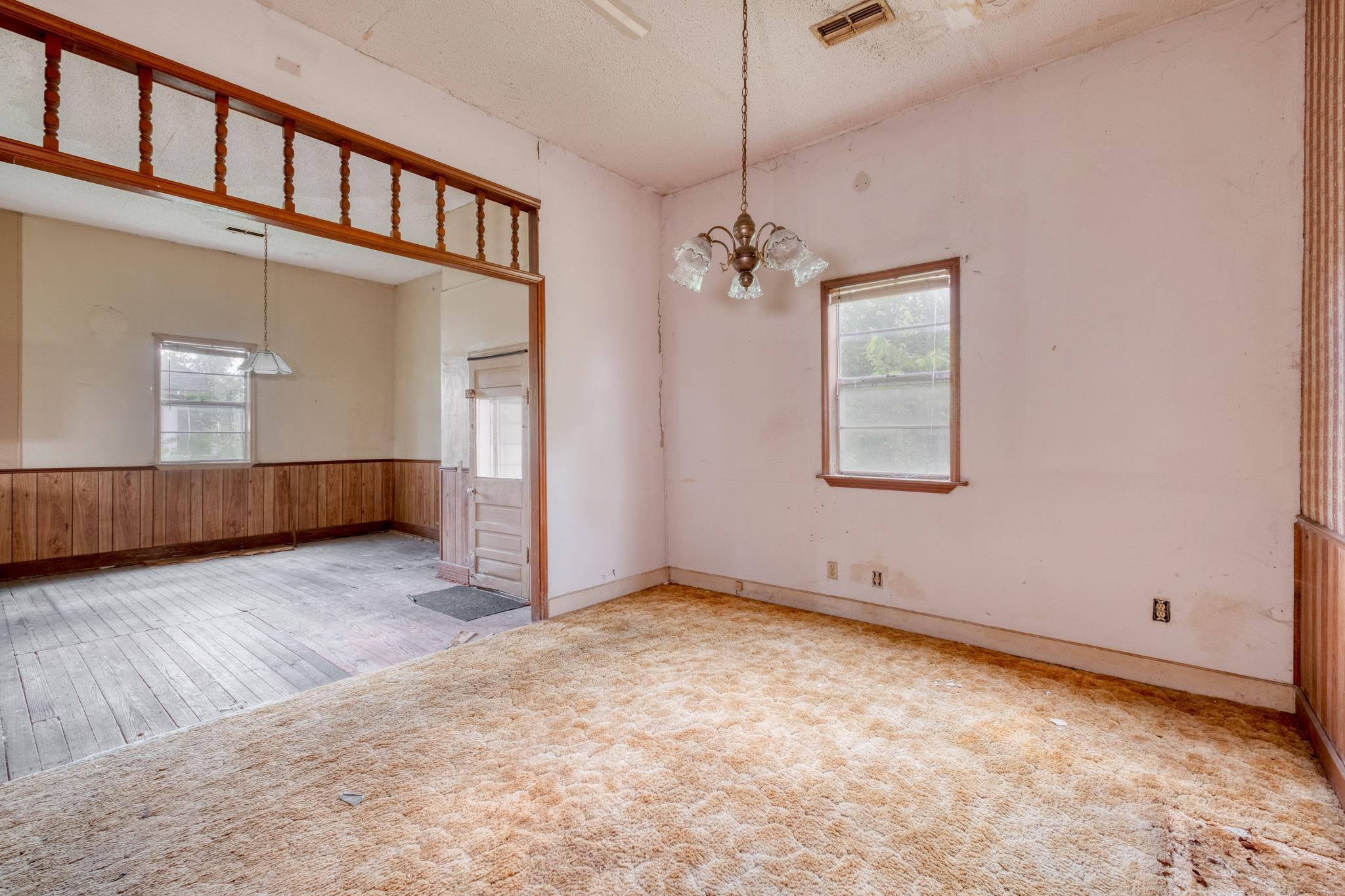 701 NE 1st St, Smithville, TX 78957