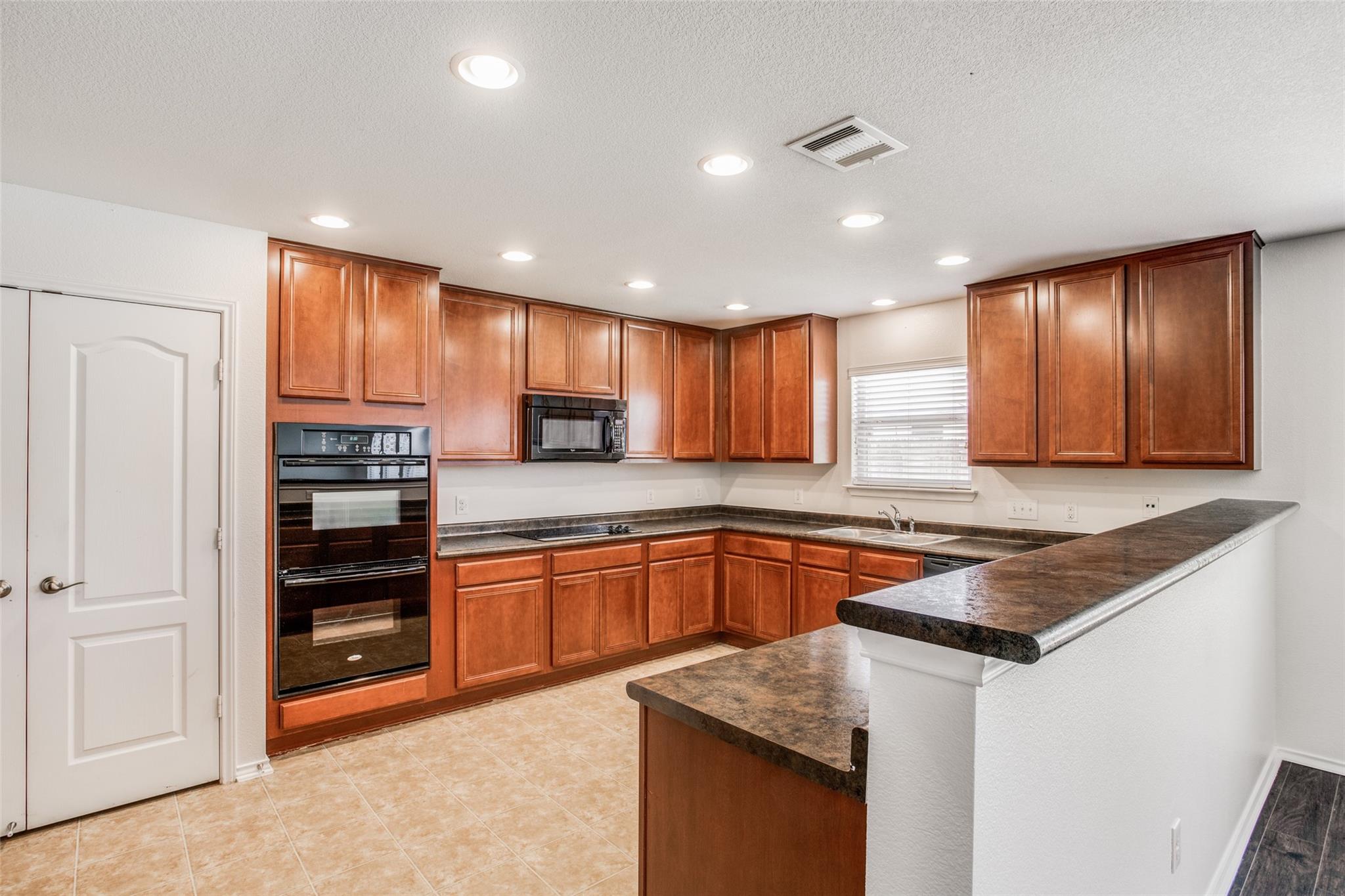 2017 Sydnee Dr, Leander, TX 78641