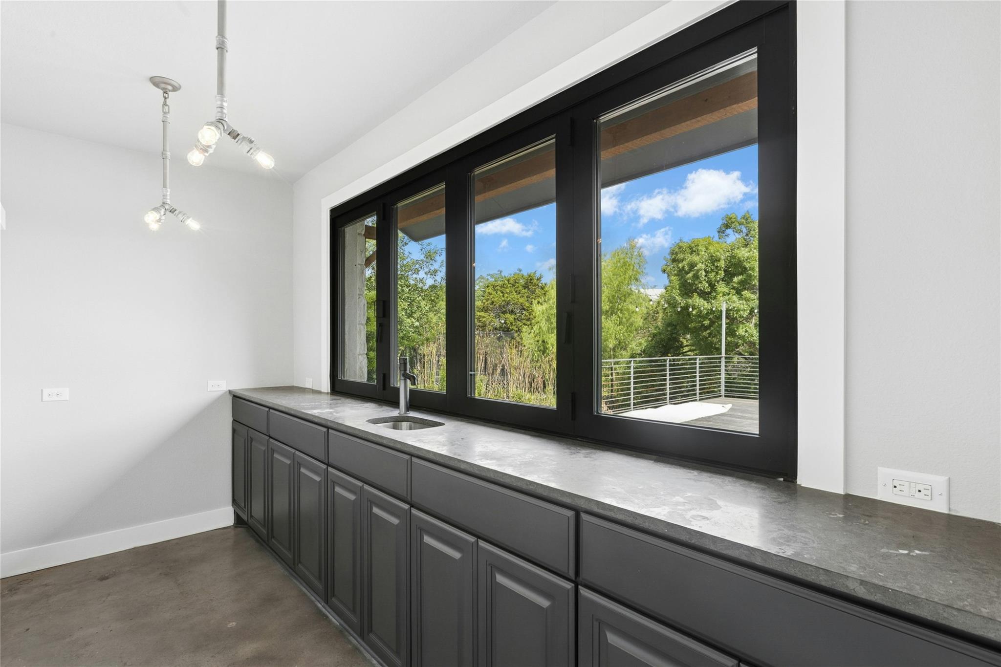 508 Woodside Ter, Austin, TX 78738