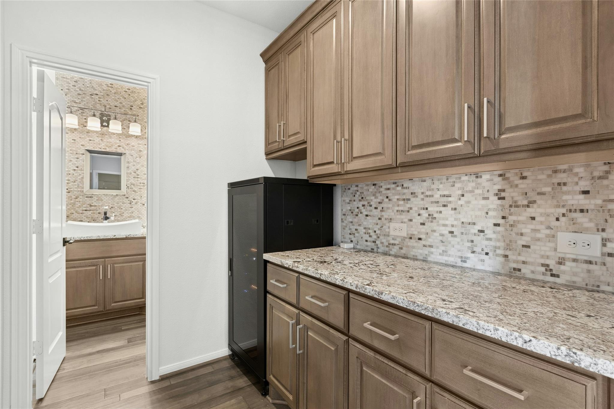 508 Woodside Ter, Austin, TX 78738