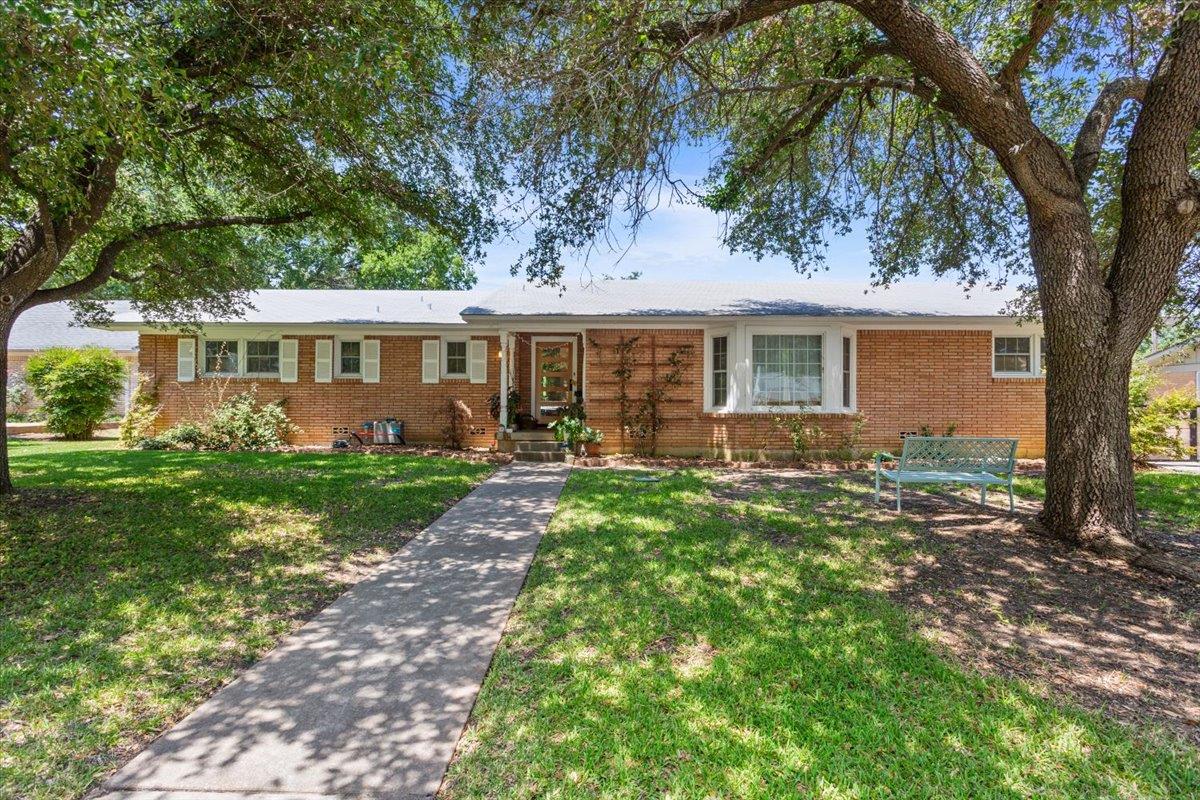 2712 Braemar Dr, Waco, TX 76710