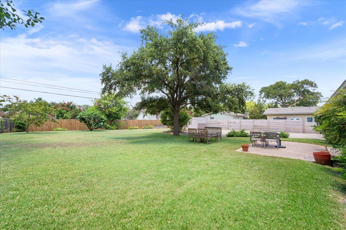 2712 Braemar Dr, Waco, TX 76710