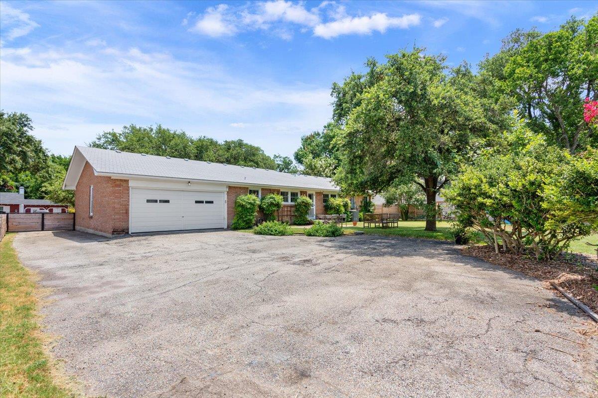 2712 Braemar Dr, Waco, TX 76710