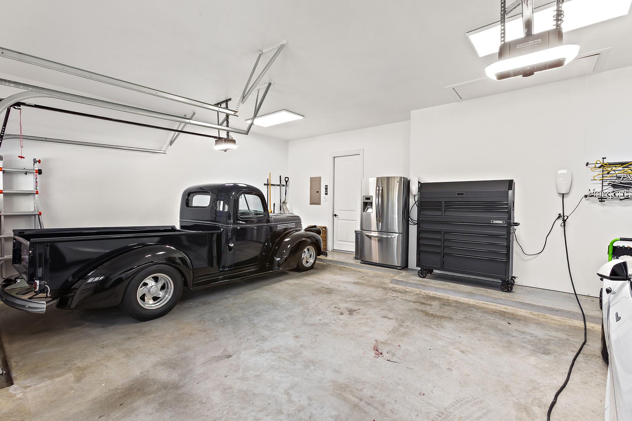 1165 Flint Rock Loop, Driftwood, TX 78619