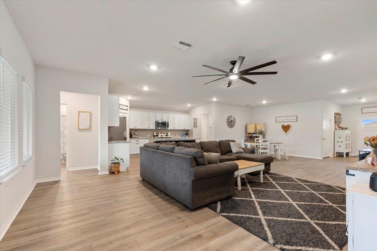 109 Sandpiper Dr, Bastrop, TX 78602