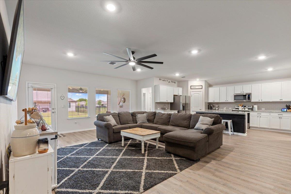 109 Sandpiper Dr, Bastrop, TX 78602