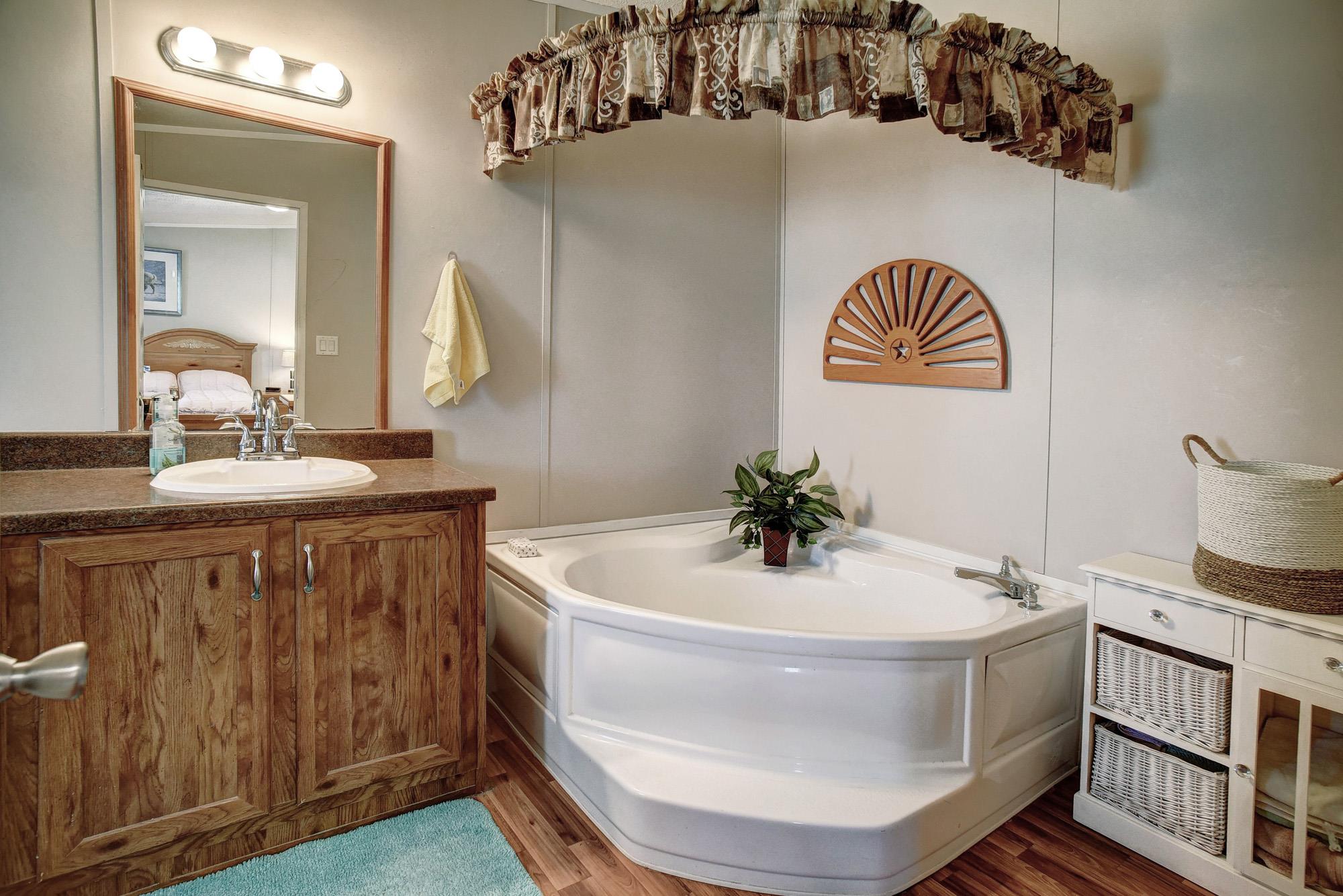 4495 Taylorsville Rd, Red Rock, TX 78662