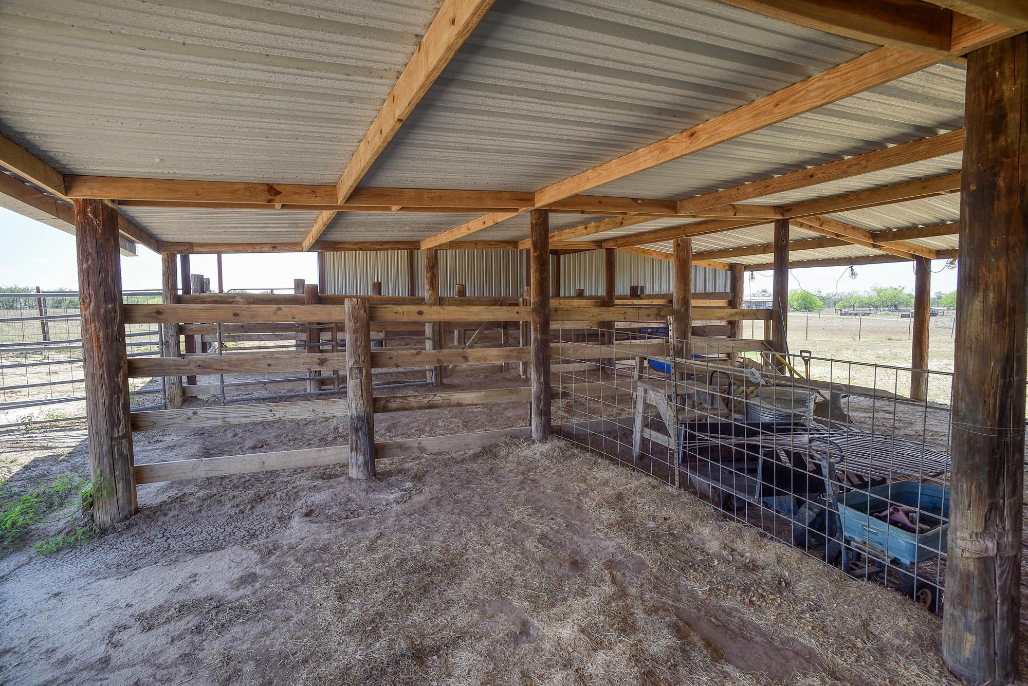 4495 Taylorsville Rd, Red Rock, TX 78662