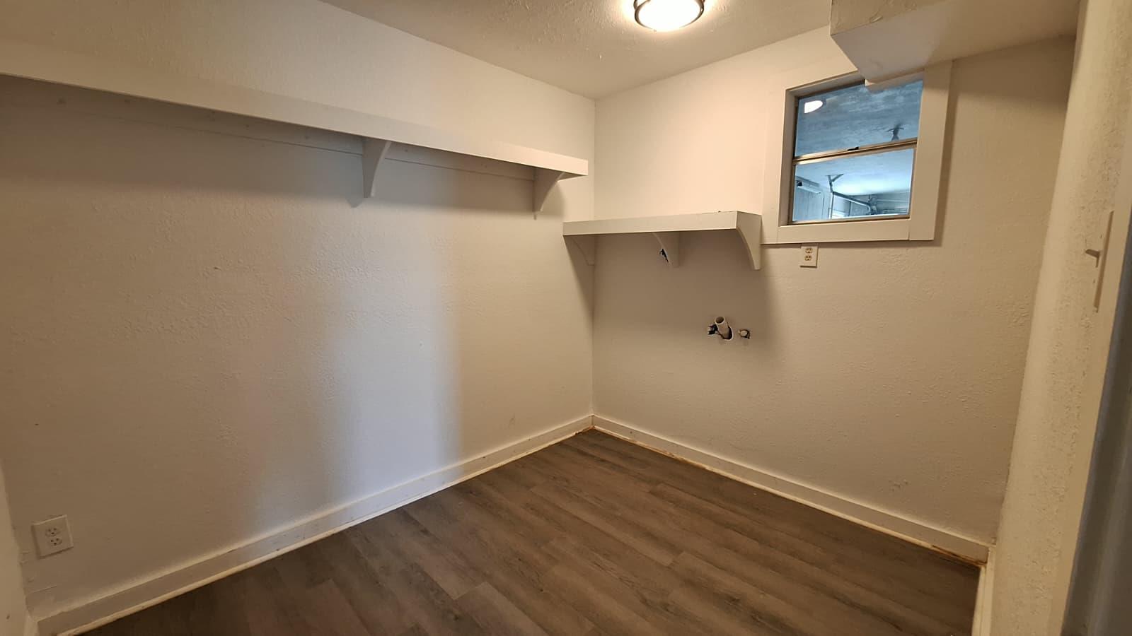 1284 Beaver Lake Dr, Caldwell, TX 77836