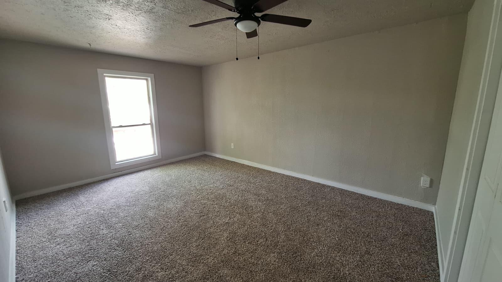 1284 Beaver Lake Dr, Caldwell, TX 77836