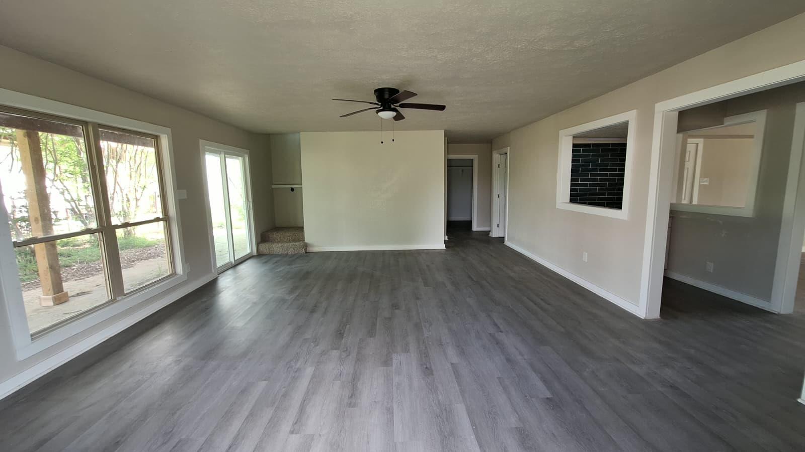 1284 Beaver Lake Dr, Caldwell, TX 77836