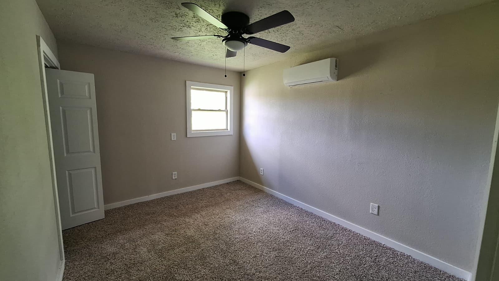 1284 Beaver Lake Dr, Caldwell, TX 77836