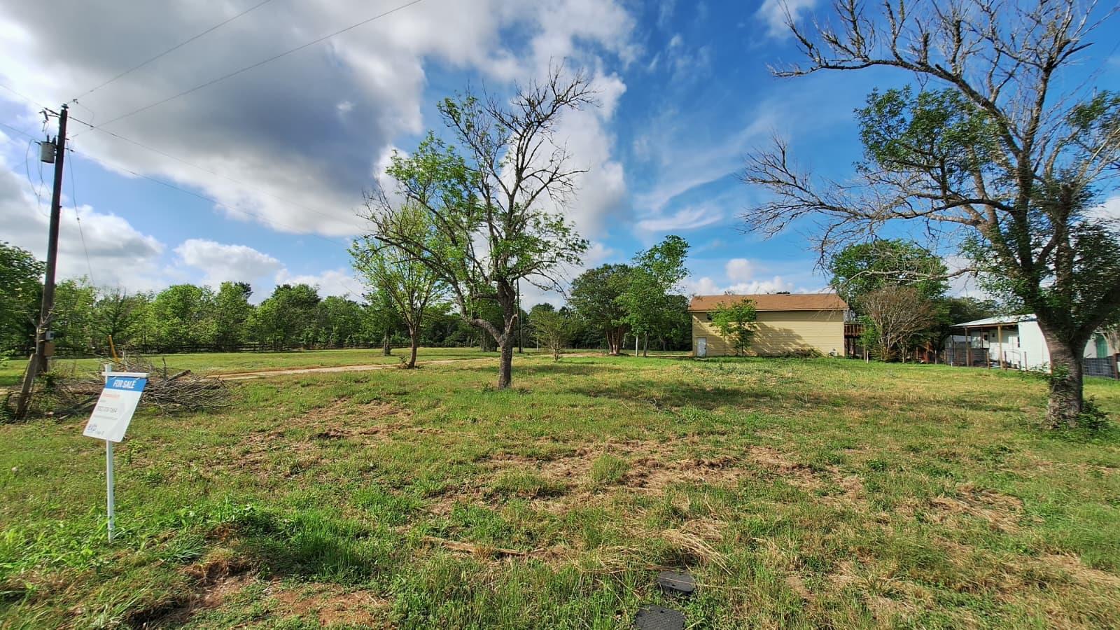 1284 Beaver Lake Dr, Caldwell, TX 77836
