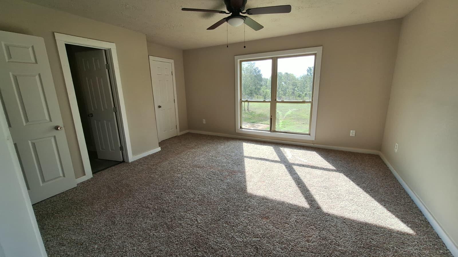 1284 Beaver Lake Dr, Caldwell, TX 77836