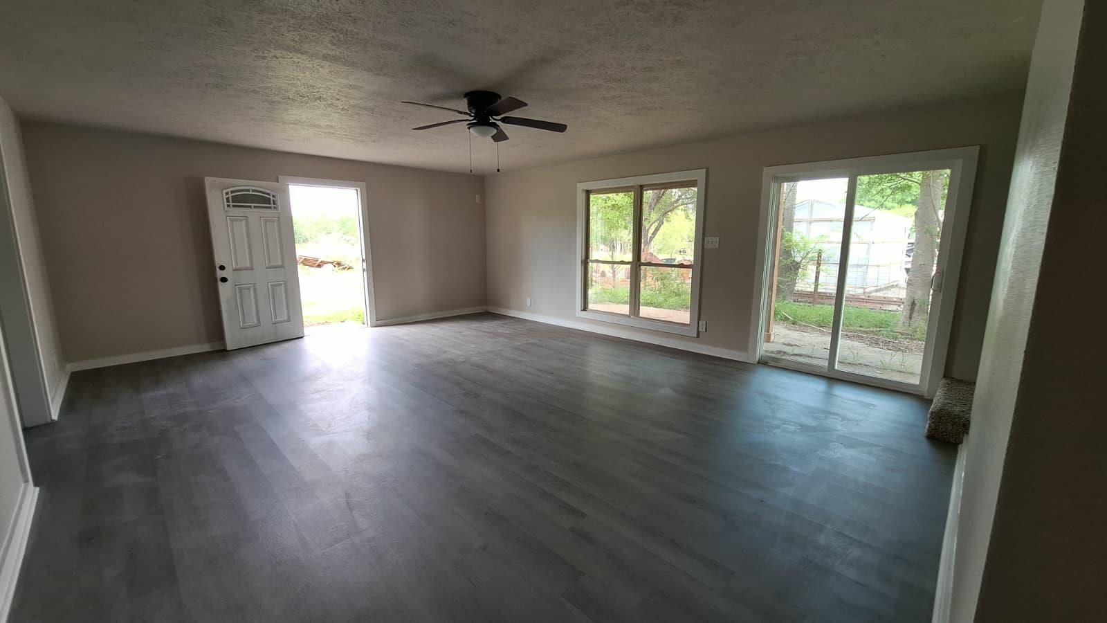 1284 Beaver Lake Dr, Caldwell, TX 77836