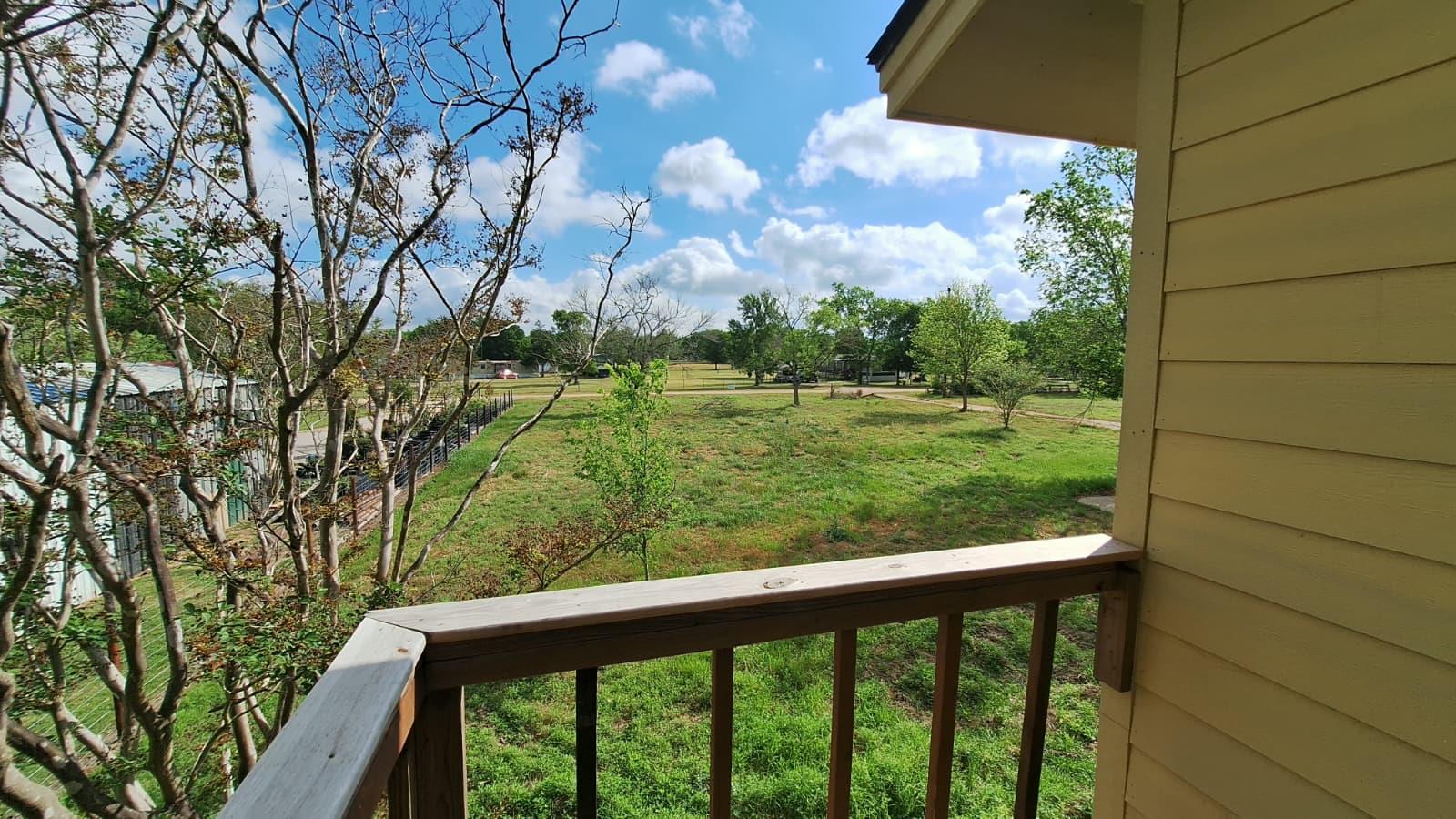 1284 Beaver Lake Dr, Caldwell, TX 77836
