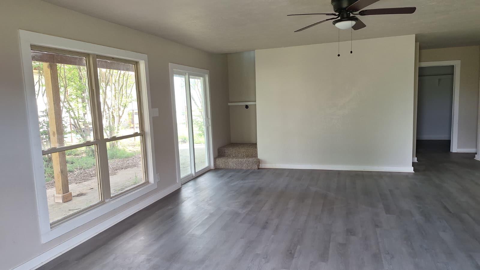 1284 Beaver Lake Dr, Caldwell, TX 77836