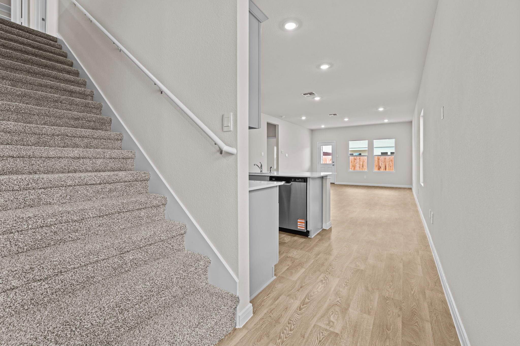 313 NEW ALBANY Ln, San Marcos, TX 78666