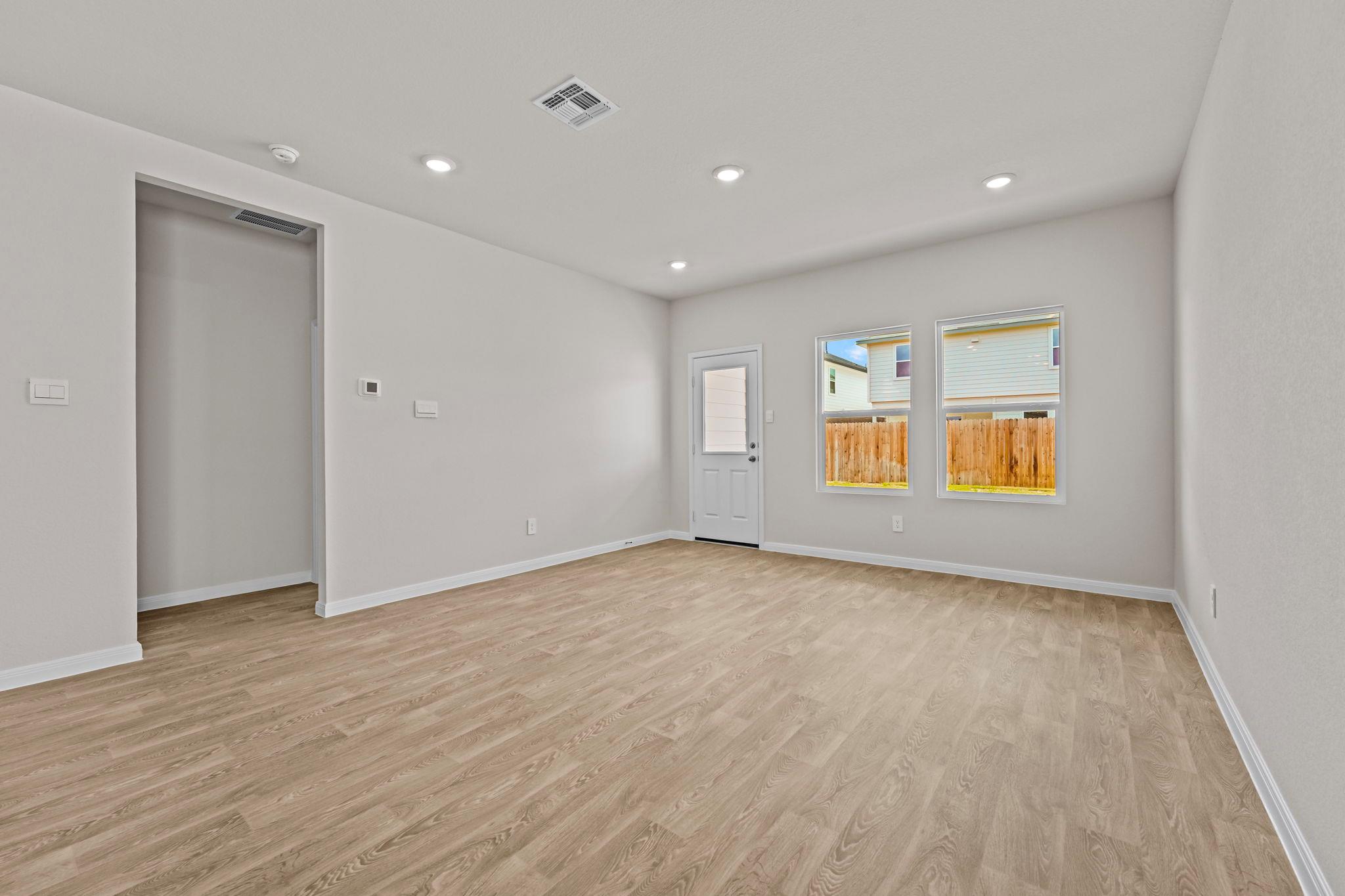 313 NEW ALBANY Ln, San Marcos, TX 78666