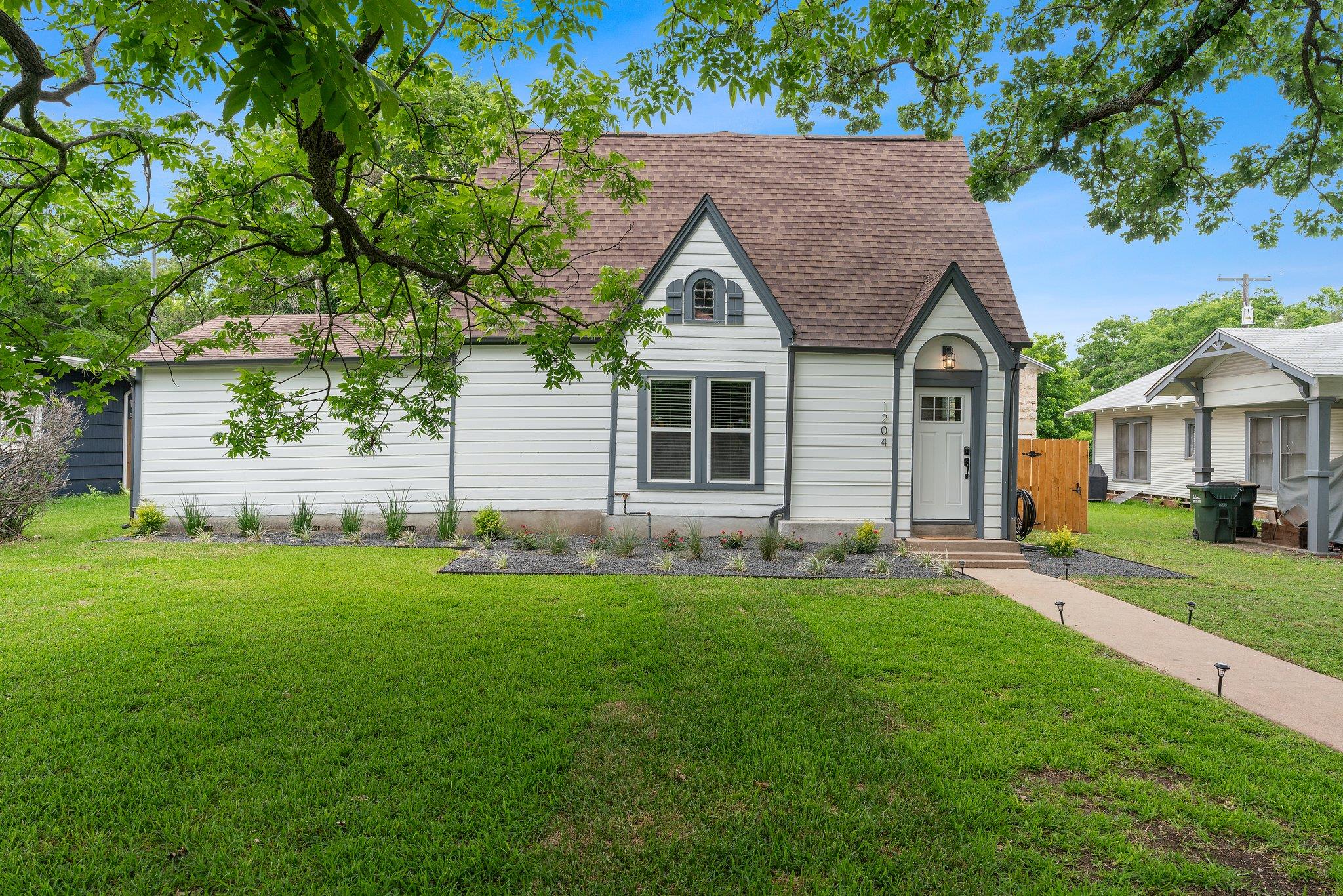 1204 E 13th St, Georgetown, TX 78626