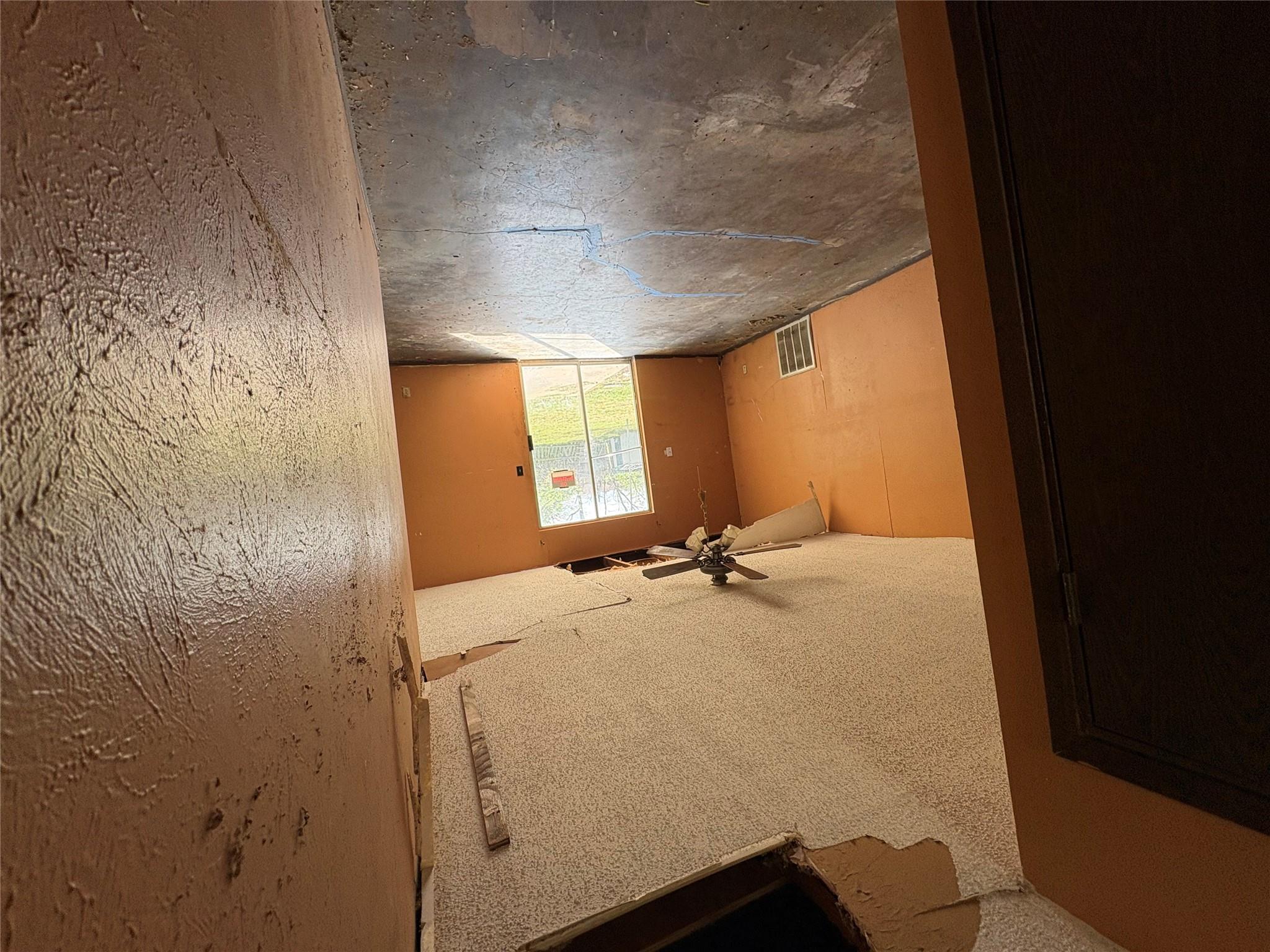 709 Drake Ln, Taylor, TX 76574