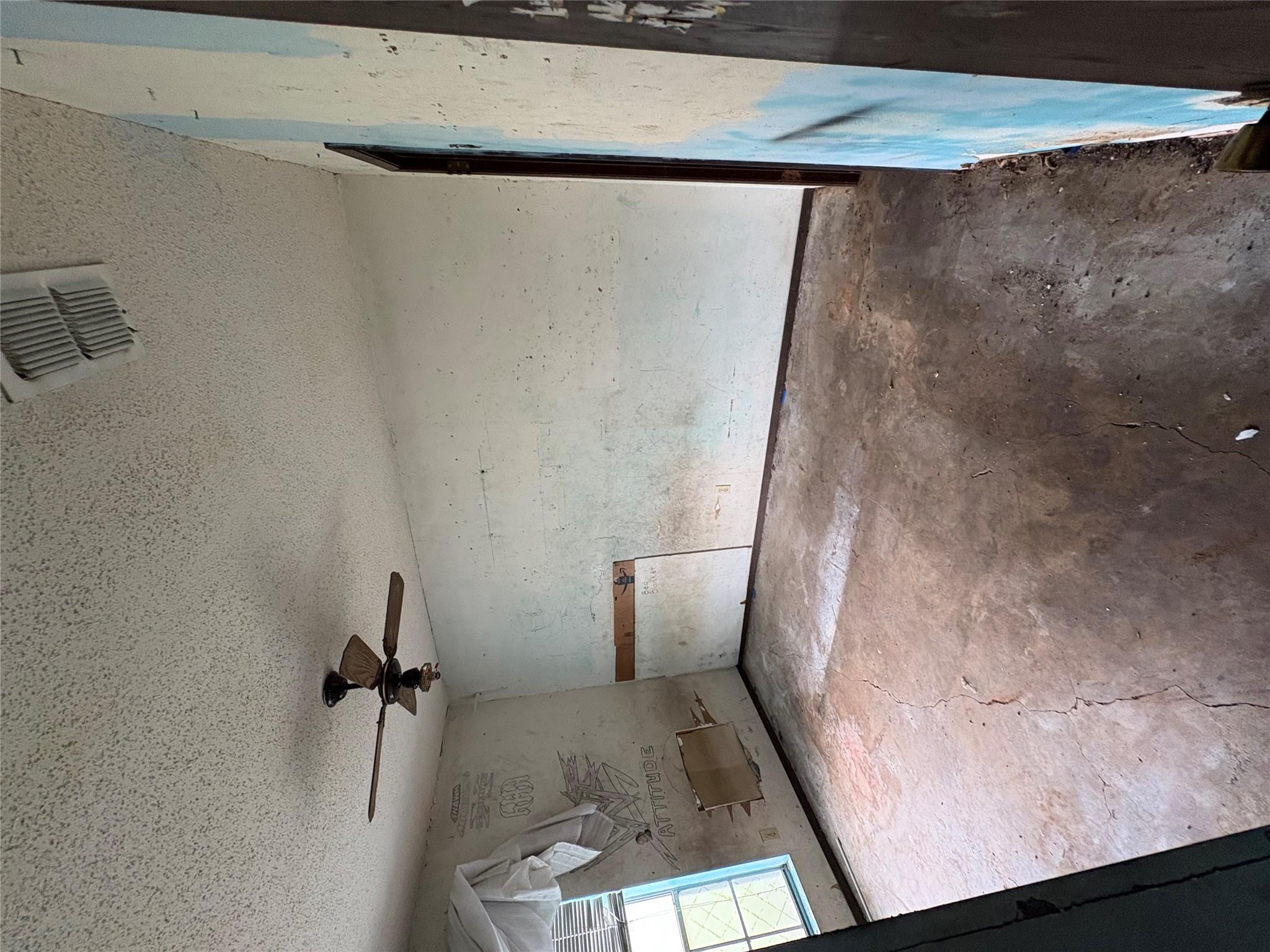 709 Drake Ln, Taylor, TX 76574