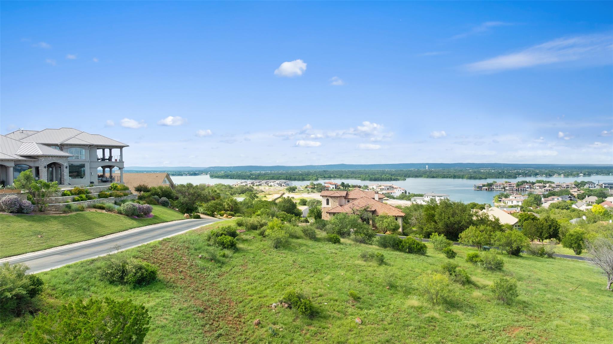 101 Quail/Apache Tears Dr, Horseshoe Bay, TX 78657