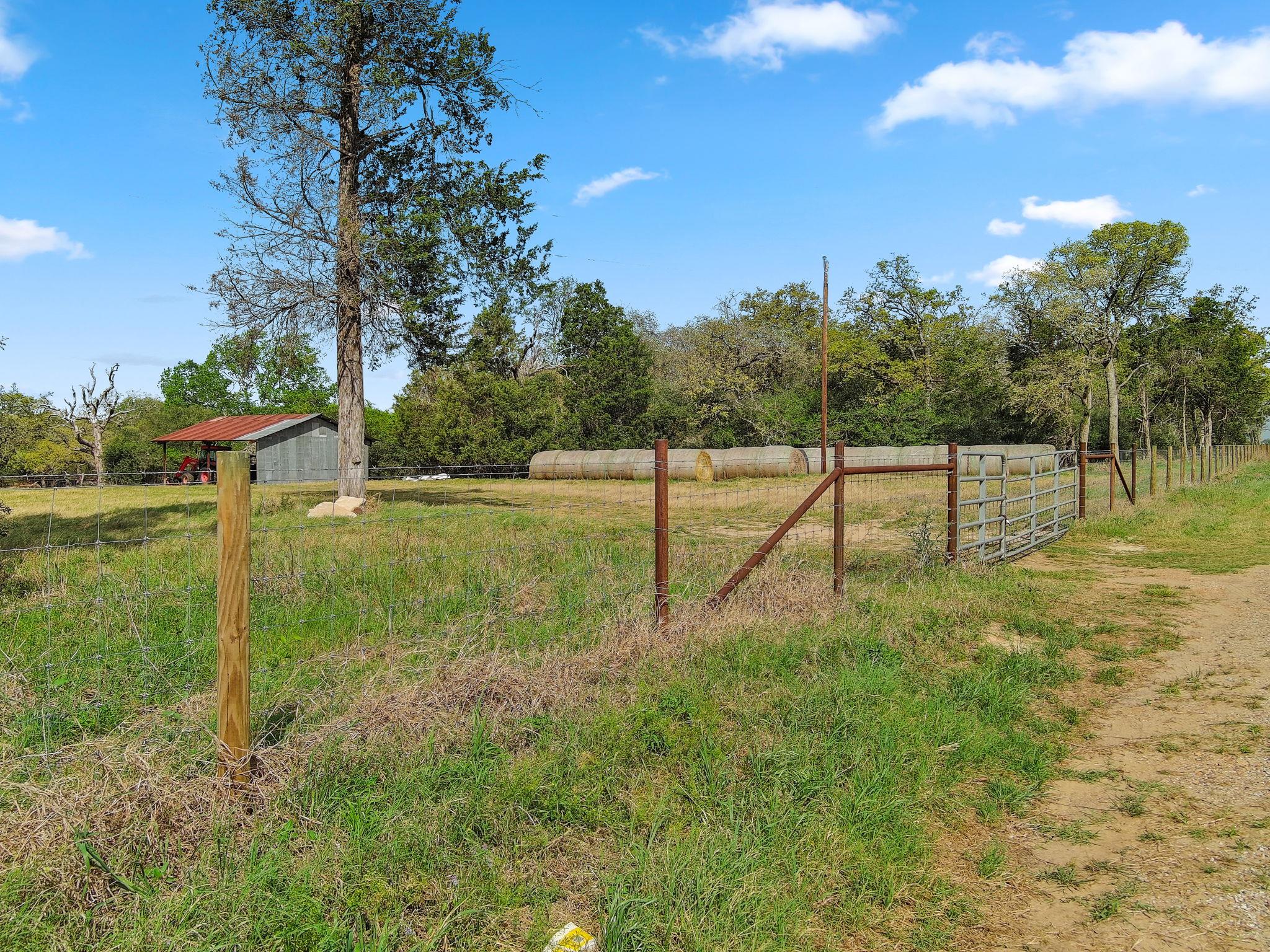 3669 County Road 326, Lexington, TX 78947