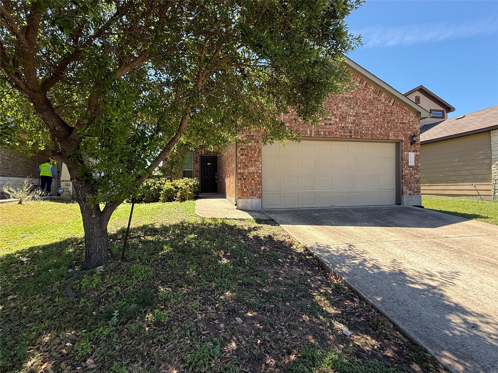 1325 Meadowsouth Ln, Austin, TX 78748