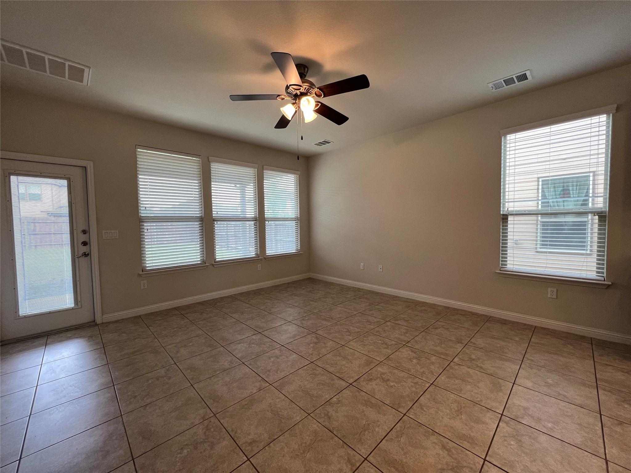 1325 Meadowsouth Ln, Austin, TX 78748