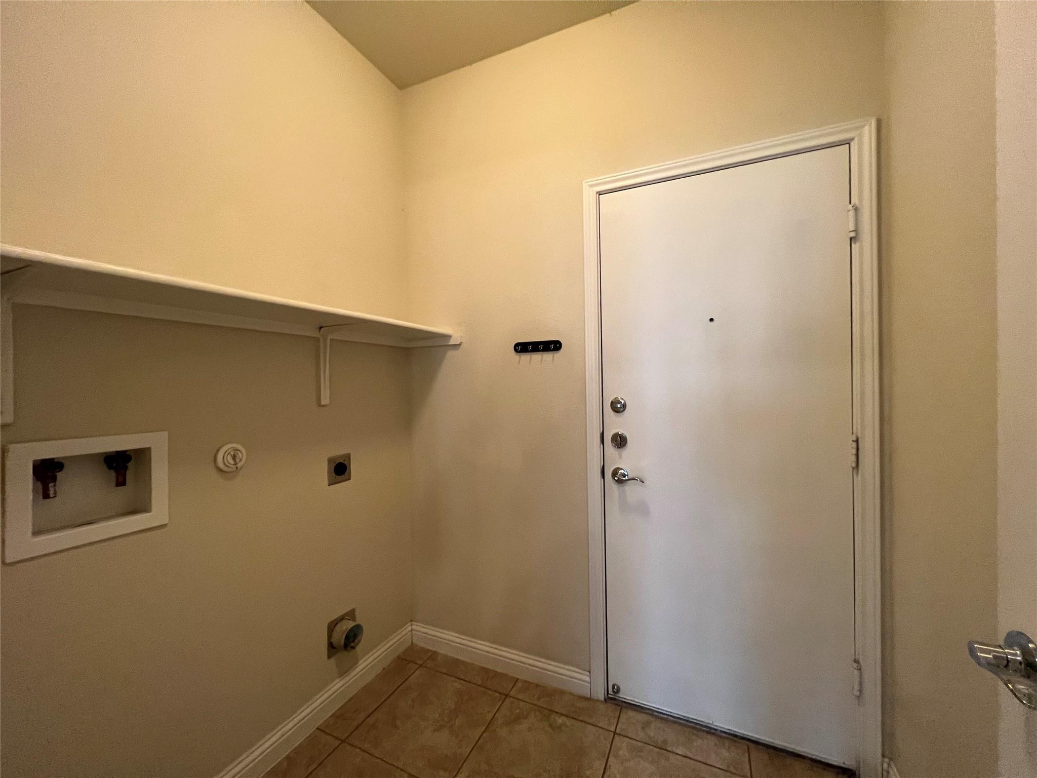 1325 Meadowsouth Ln, Austin, TX 78748