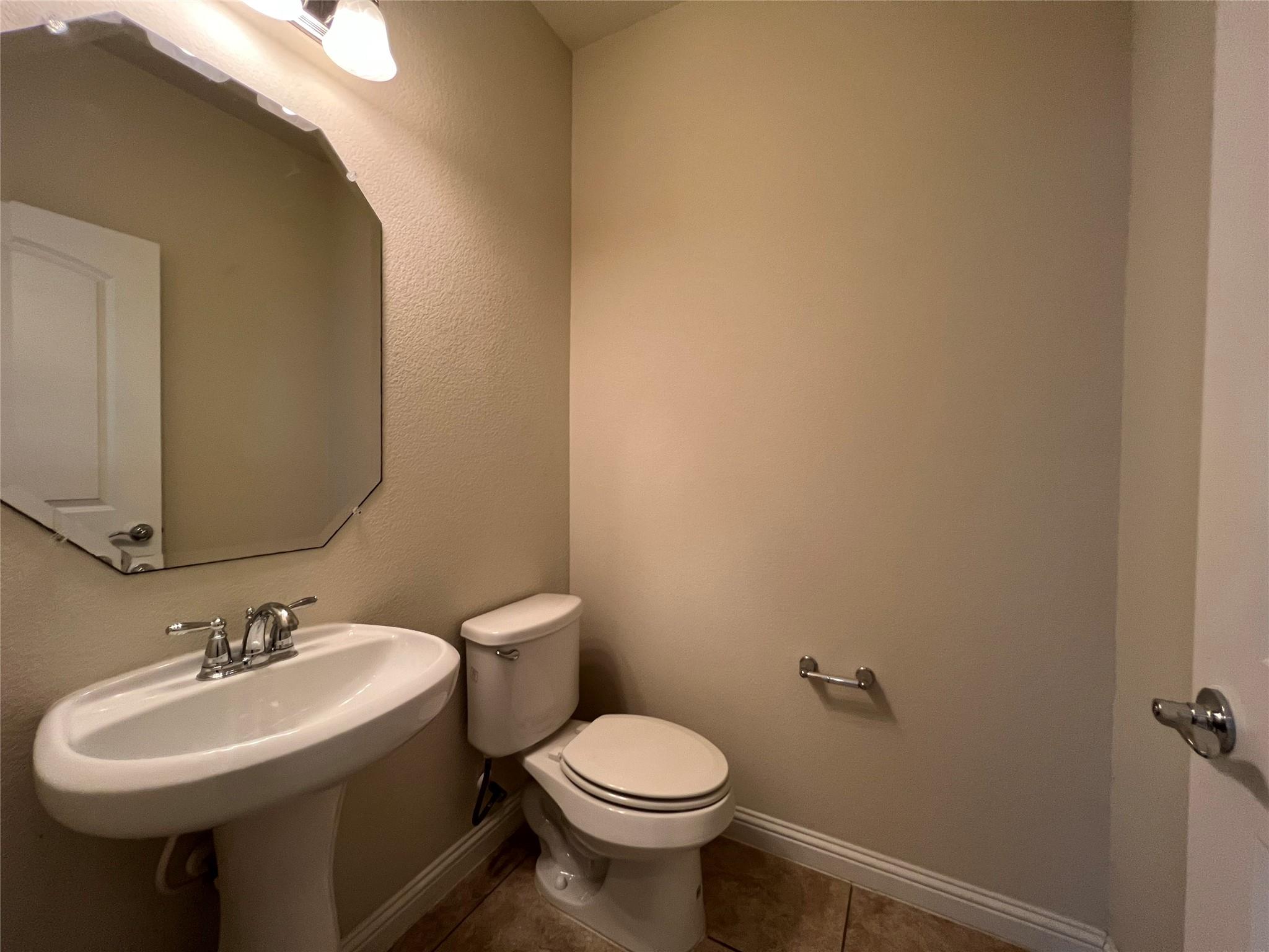 1325 Meadowsouth Ln, Austin, TX 78748