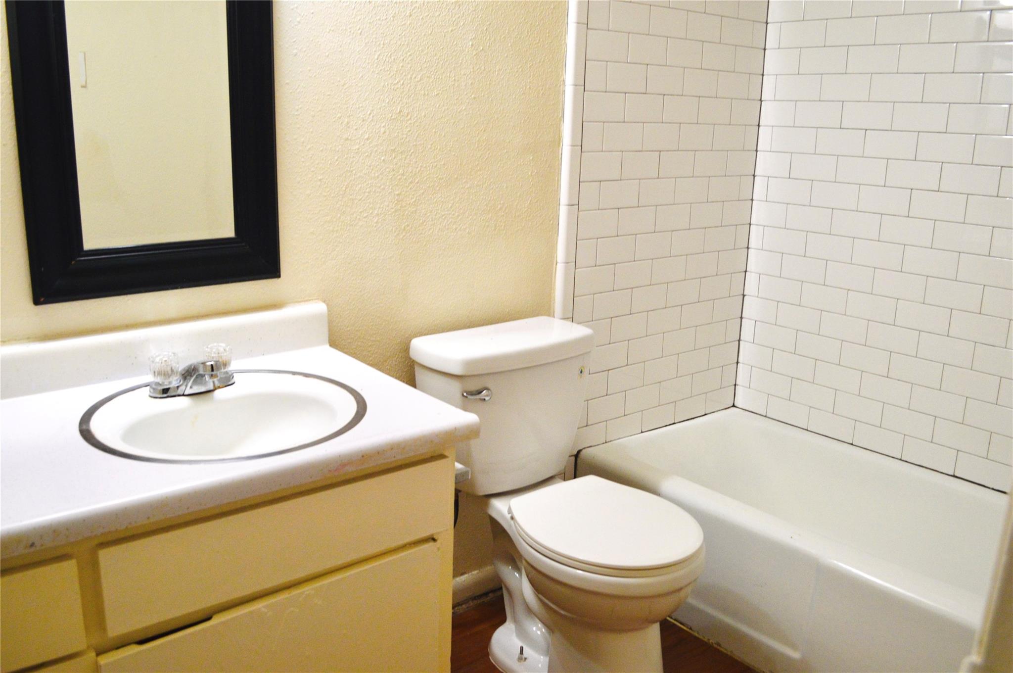 4709 Harmon Ave # 305, Austin, TX 78751