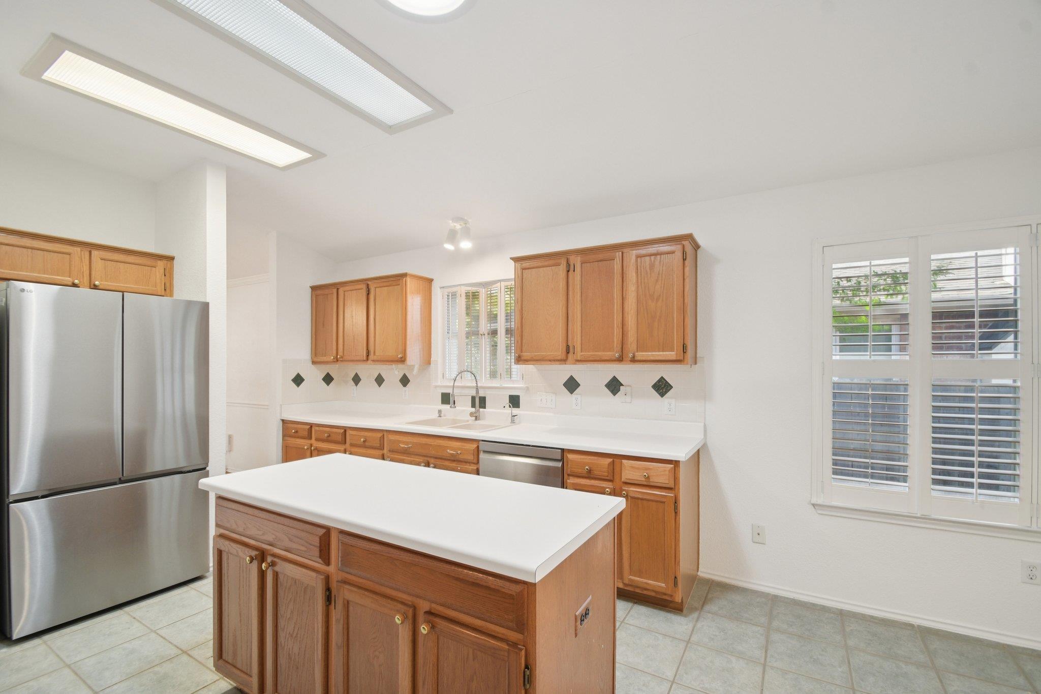 1300 Leah Ln, Round Rock, TX 78665