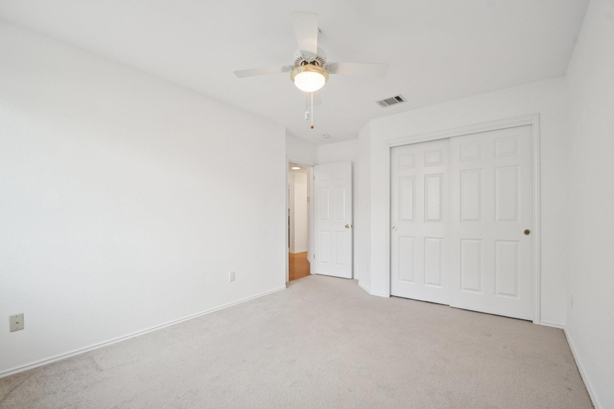 1300 Leah Ln, Round Rock, TX 78665