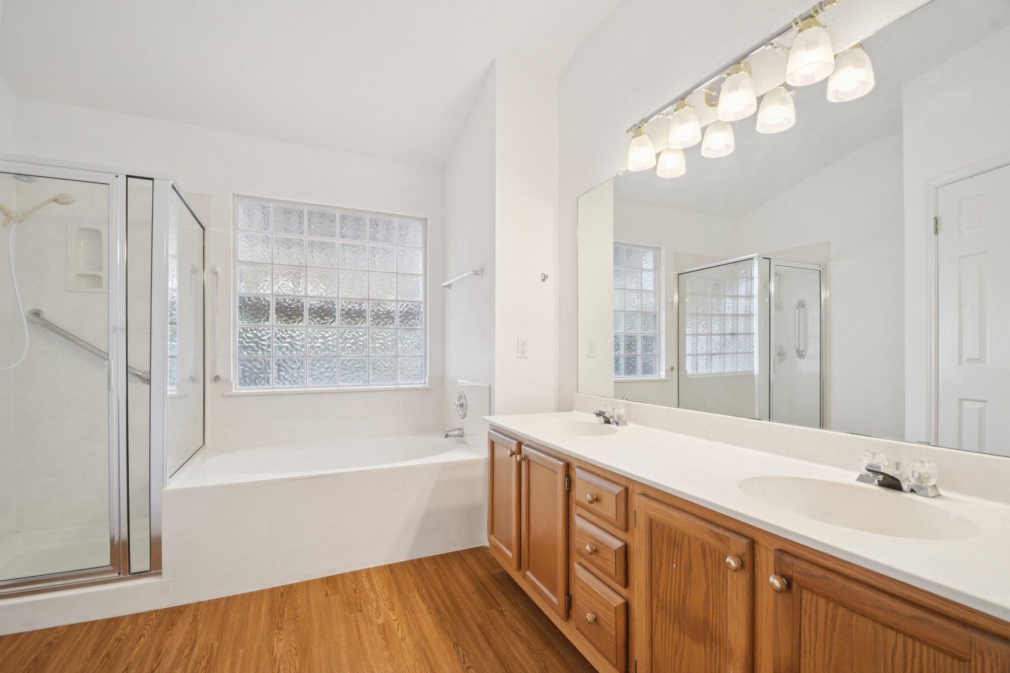 1300 Leah Ln, Round Rock, TX 78665